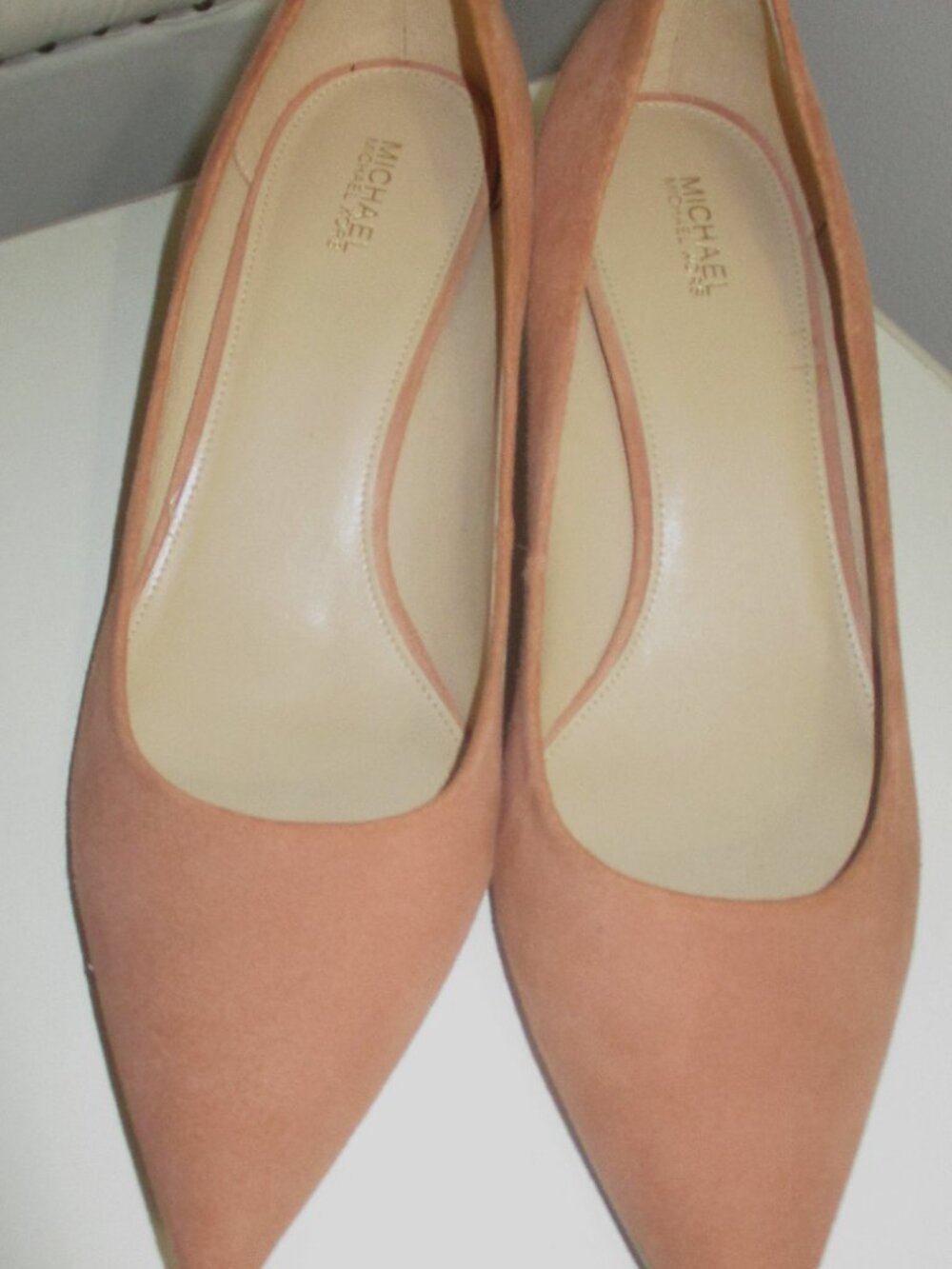 MICHAEL KORS SUEDE TERACOTTA ARIANA FLEX KITTEN HEELS  9.5 NEW